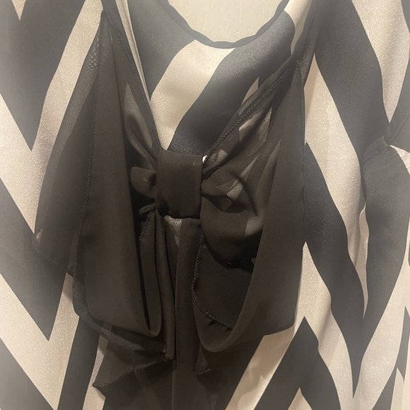 Chevron flowy tank with bow - Picture 3 of 4